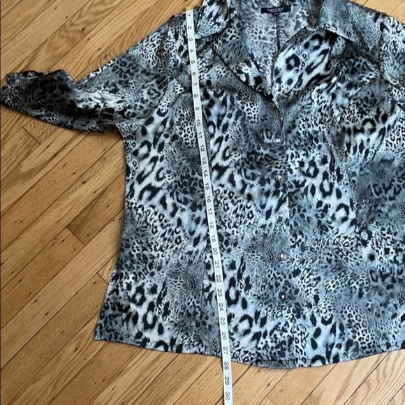 Karen Kane Plus 14W Animal Print Button Down Blouse Black Silver - Picture 6 of 6